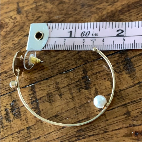 3/$10 NEW earrings gold pearl - Picture 5 of 5